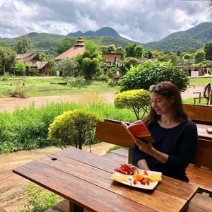 Meet your Posher, Hilit